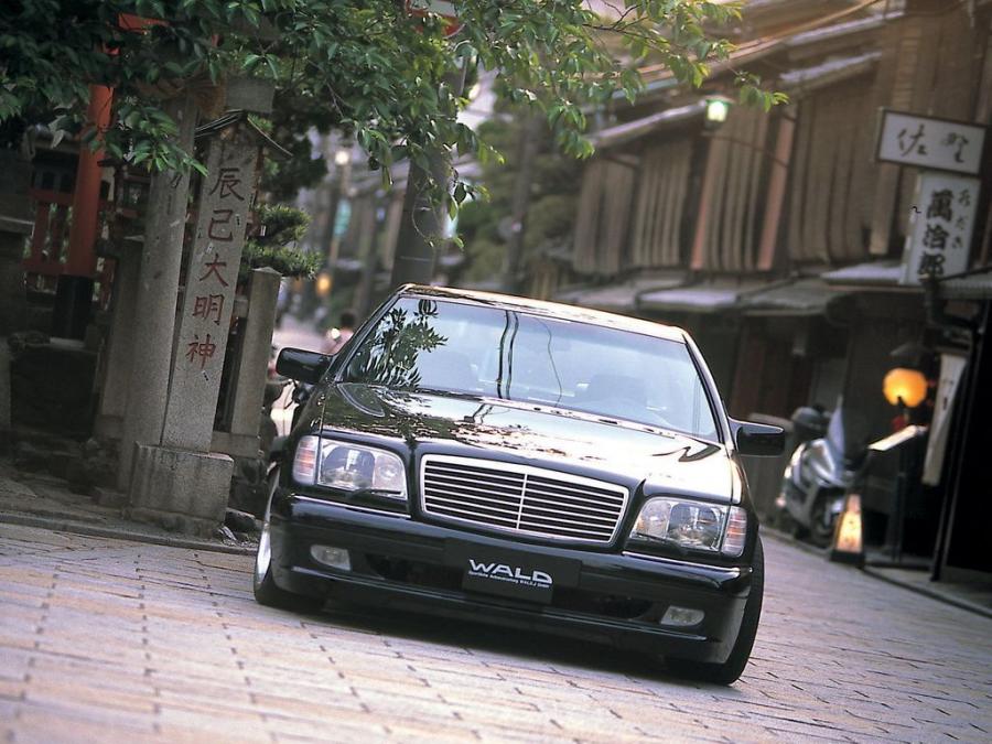  Mercedes-Benz S-Class by Wald 1993 года  (фото 12 из 16)